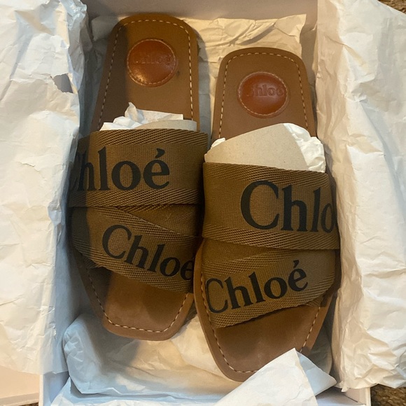 Chloe | Brown Woody Logo Slide Sandals - Picture 3 of 10